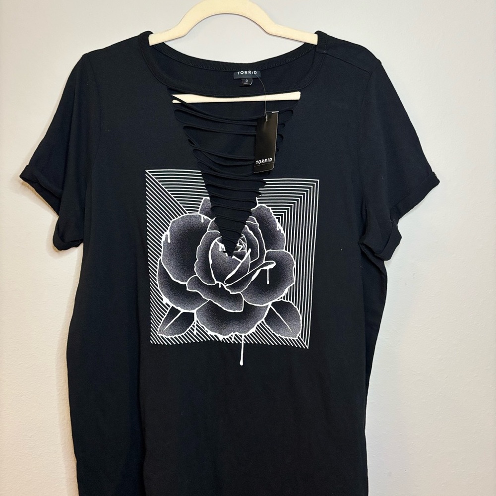 NEW Torrid Black Distressed Cutout Rose Graphic Tee